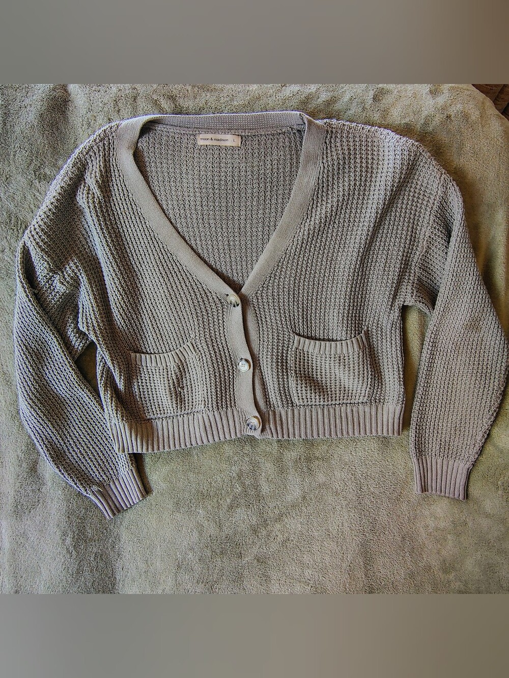moon & madison Grey Cropped V-Neck Cardigan Sweater